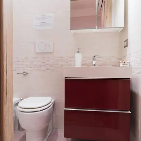 Elegante Nel Cuore Di Řím